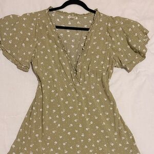 Billabong floral BoHo dress Ruffle, mini sundress green